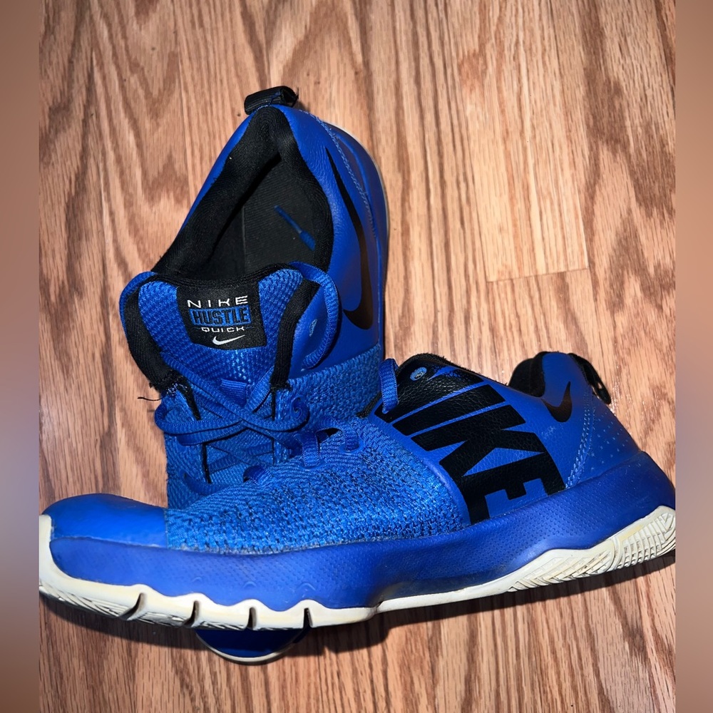 Boys Nike Basketball Shoes Size 5.5Y
